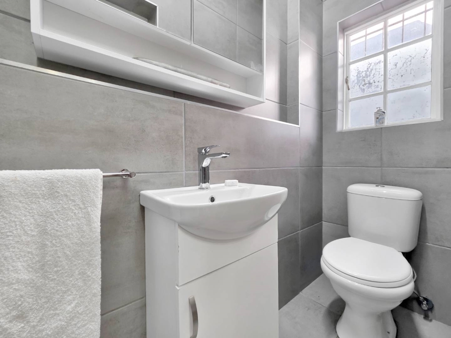To Let 2 Bedroom Property for Rent in Zonnebloem Western Cape
